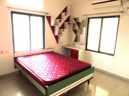 11) Li Id 201 - Bedroom 5.JPG